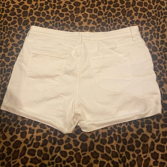 a.n.a. White denim shorts-Size 14-Frayed hem - Picture 2 of 6